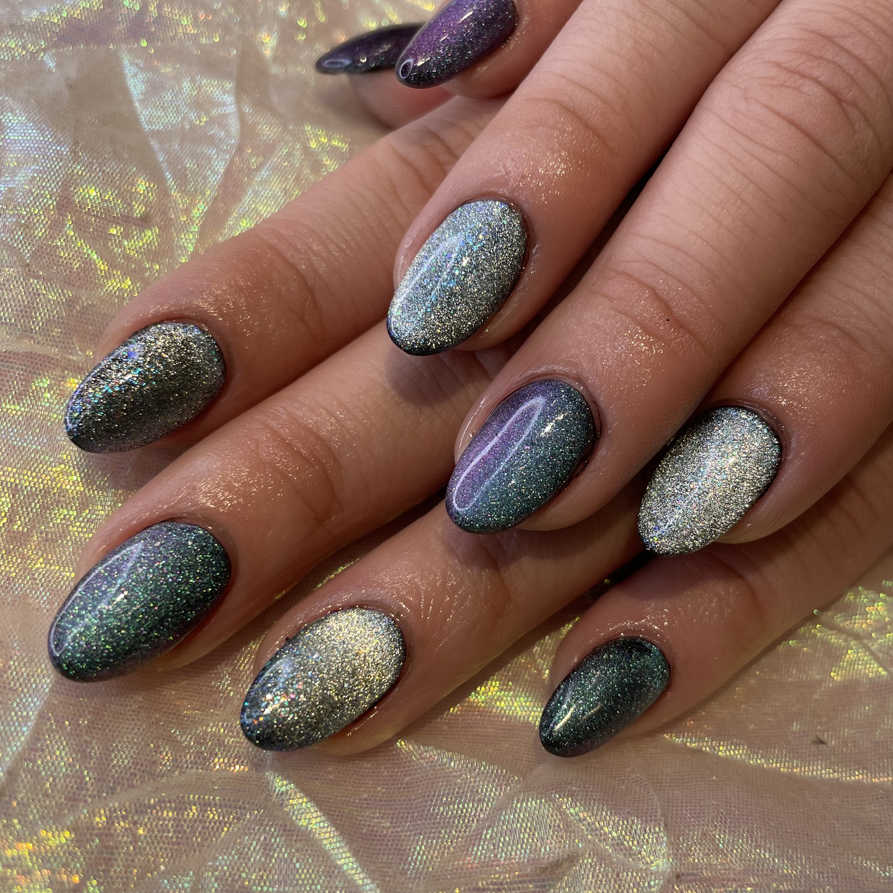 Gel Polish with Cat Eye