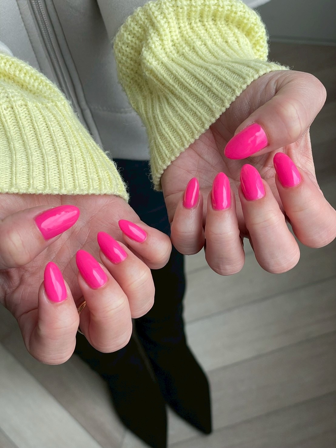 [Hands］Single color only